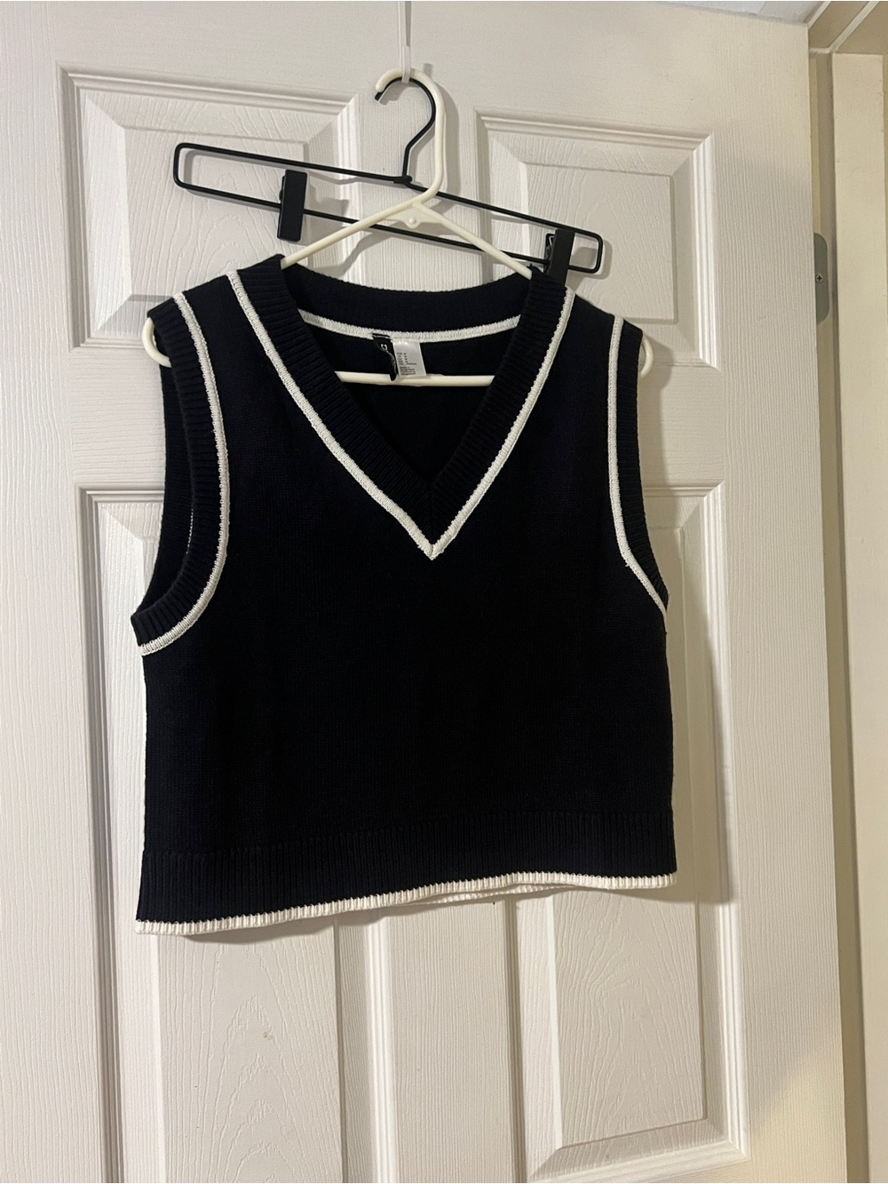H&M sweater vest
